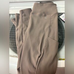 Hurley leggings in search of post